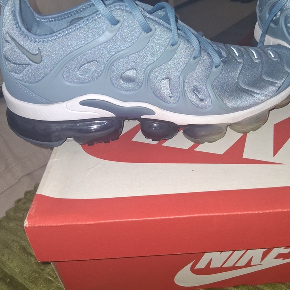 Nike Mens Light Blue Sneakers - Picture 1 of 3